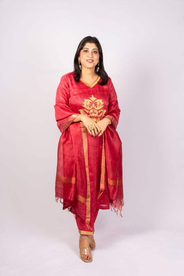 Noir Rekha Set